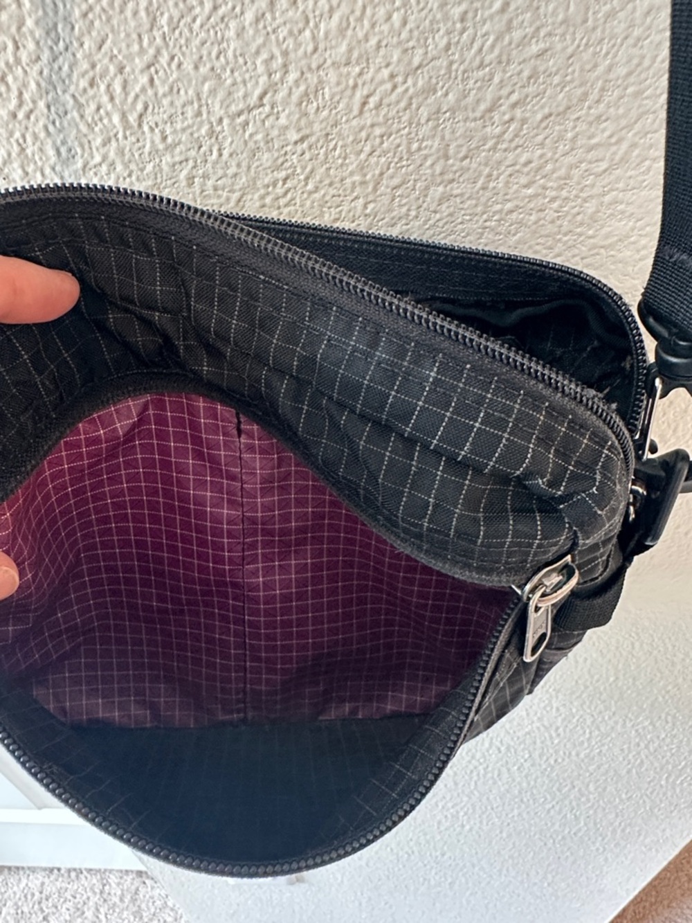 Tom Bihn Side Kick Crossbody Bag - Picture 9 of 11